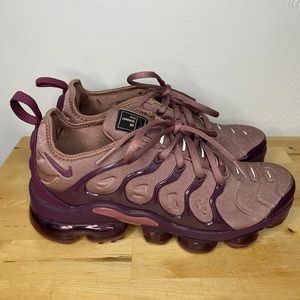 NIKE AIR VAPORMAX PLUS